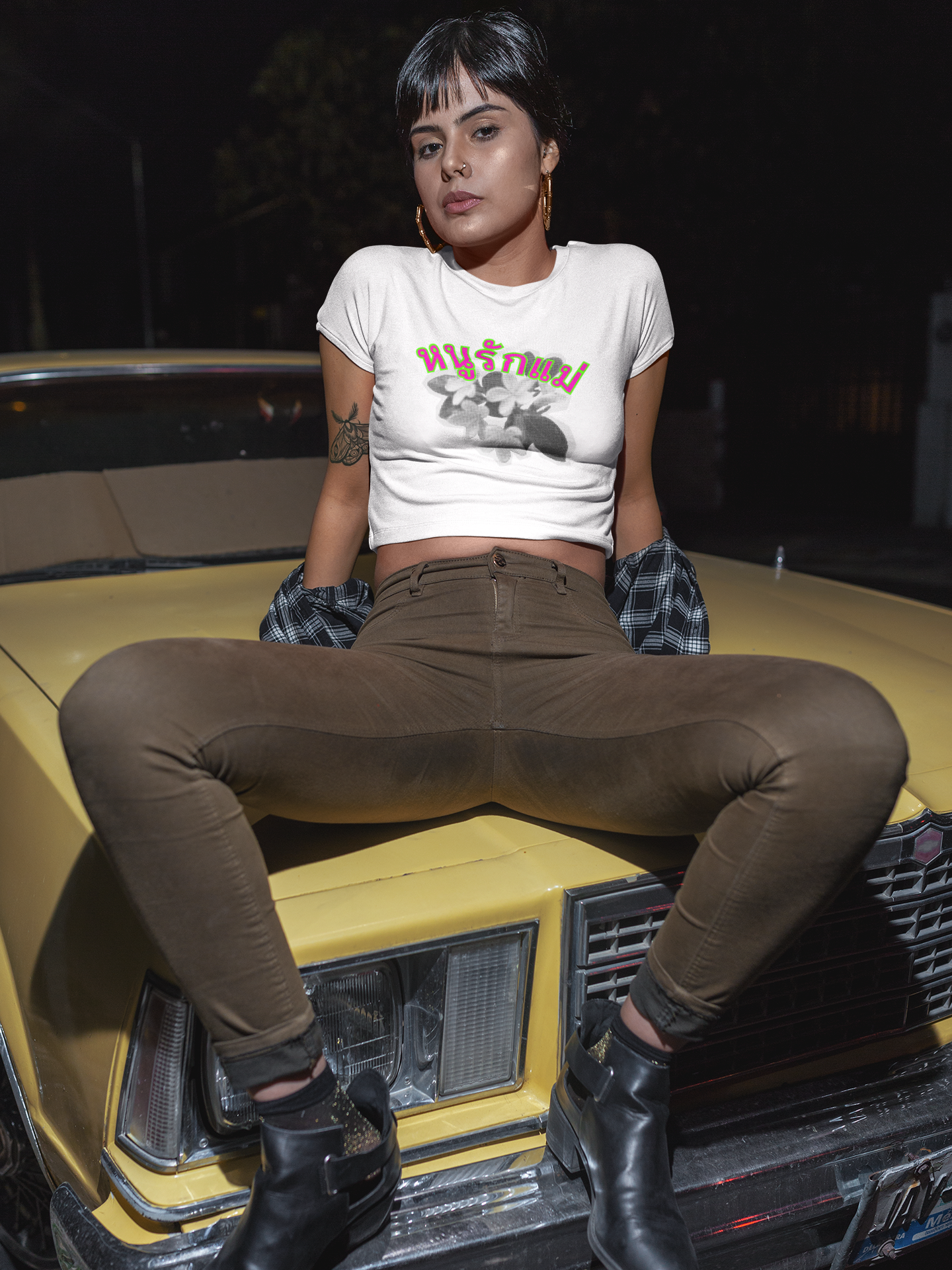 Chic women wearing "หนูรักแม่ เบบี้ที (ดอกมะลิ) - I Love Mom Baby Tee (Jasmin)" white baby tee/ crop top/ slim fit tee at front view - Unique fashion tops perfect for casual wear and Mother's day - Thai twist Y2k style - Front and Back printed t-shirt - Oh Mine Words